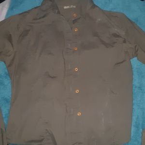 Womens tailored button shirt